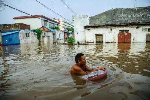 现在的河南还有洪水灾害吗「河南多地暴雨 体育场被浇到模糊」 行业分析